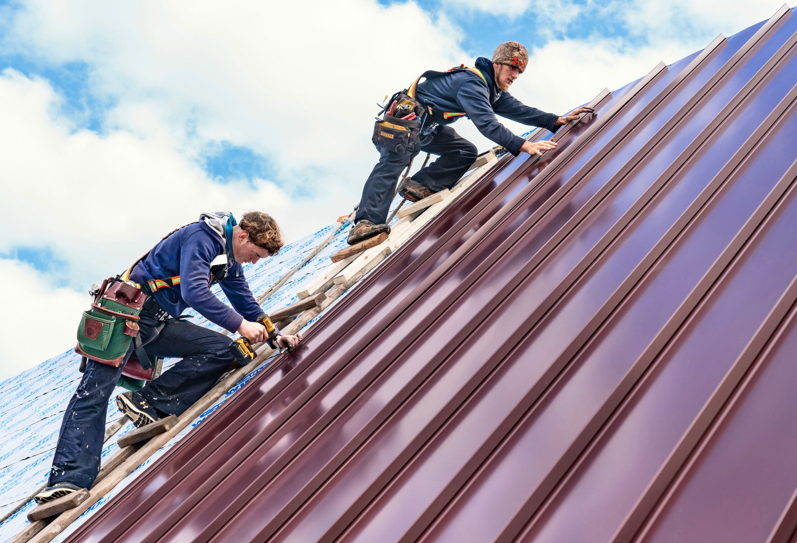 Top Roofing Trends for 2024: What’s Hot in Residential Roofing Design